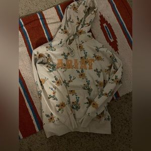 Ariat Sweatshirt- like new!
